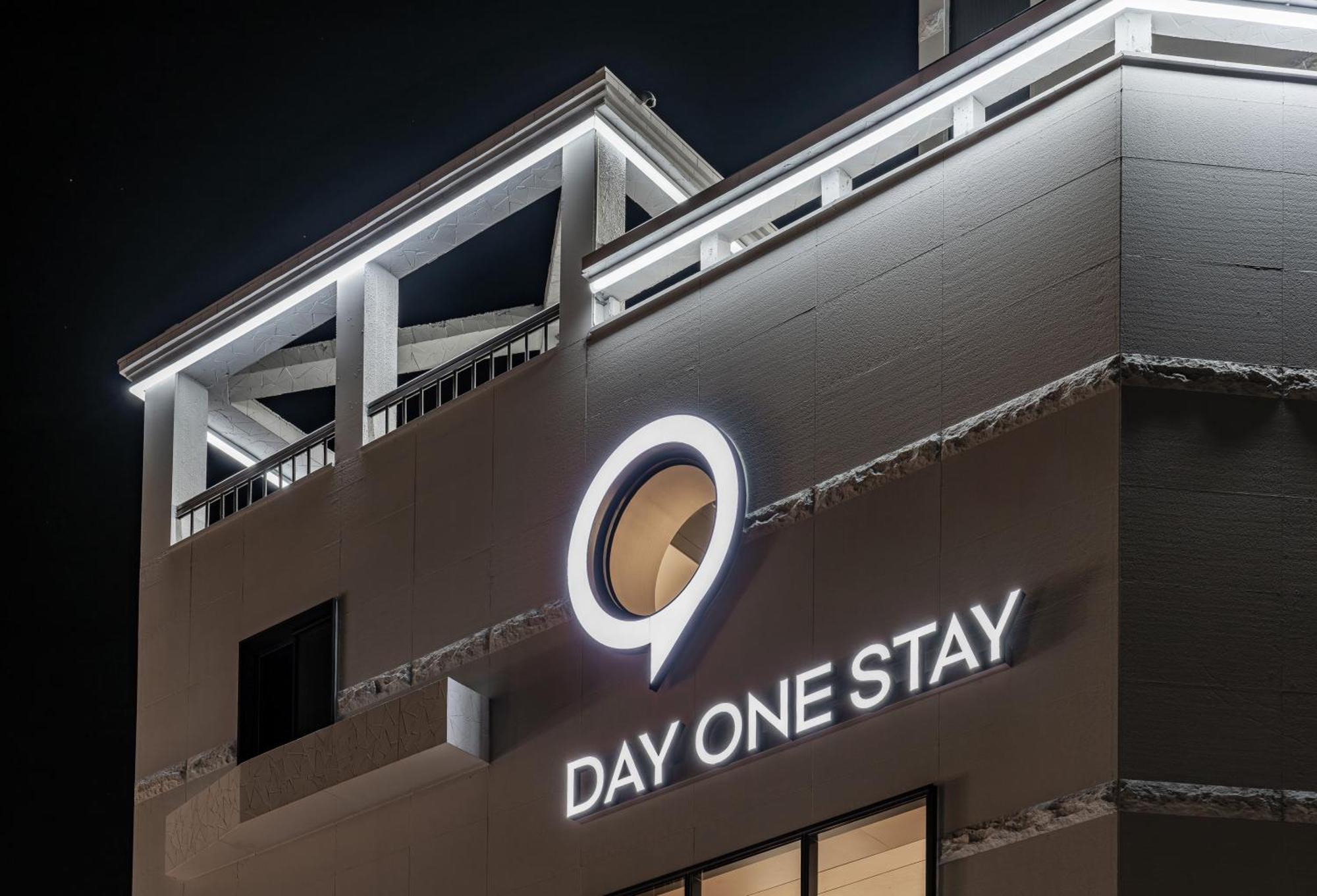 Day One Stay Порьон Екстер'єр фото